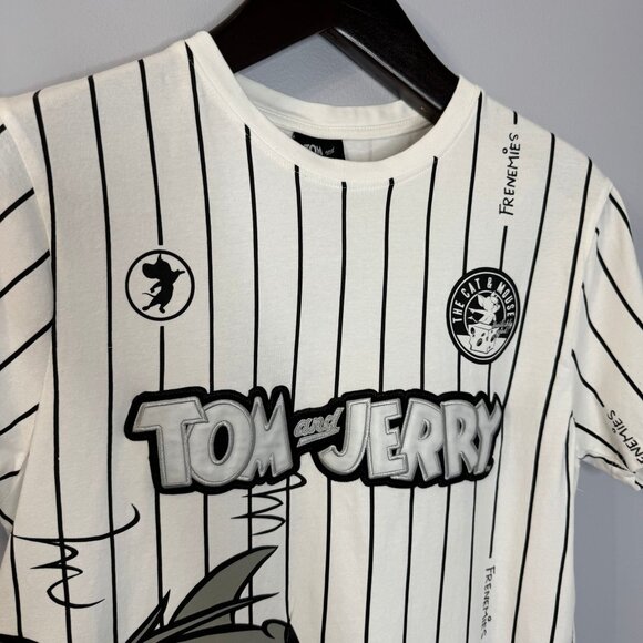 Tom and Jerry Crew Neck White Striped Frenemies Patch T Shirt Sz M - Picture 8 of 10